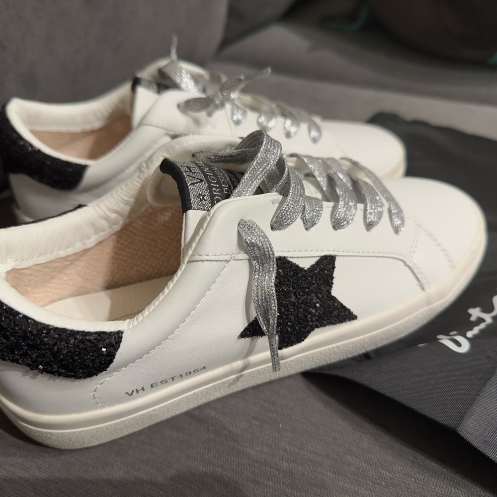Elegant White and Black Star Women's Sneakers